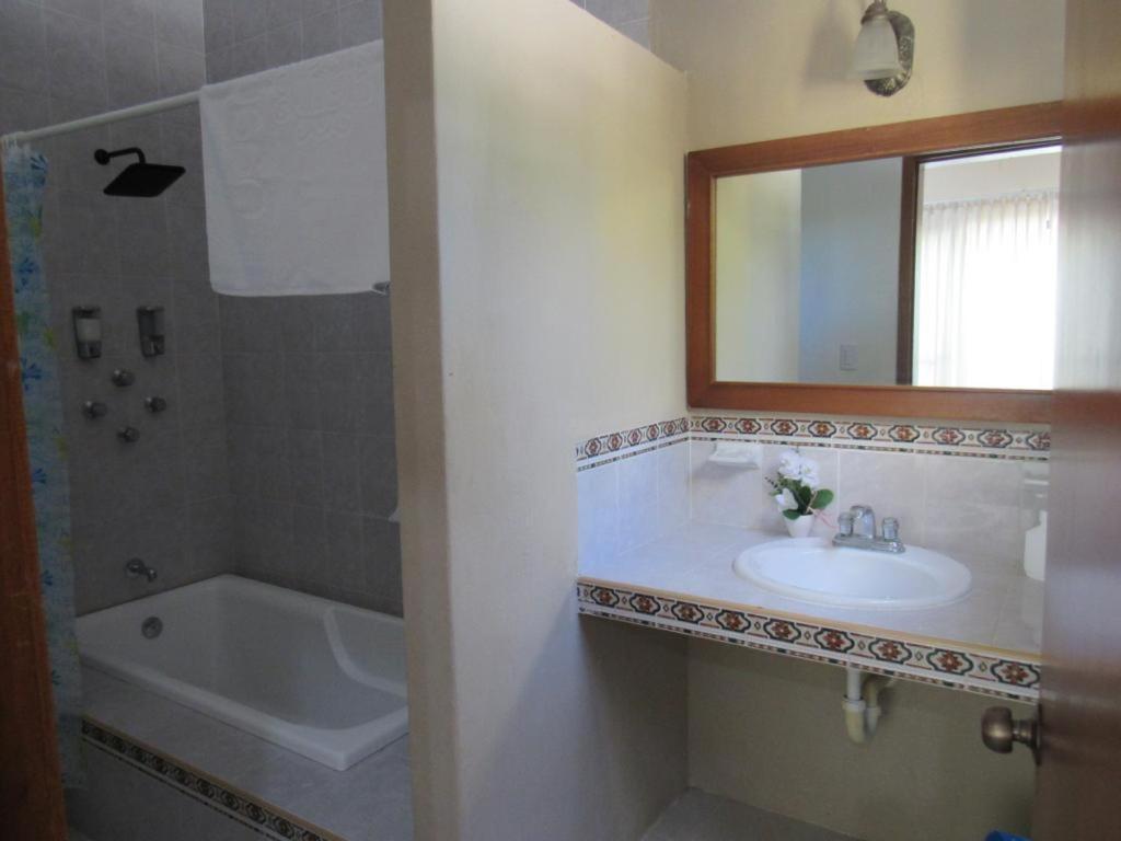 Two Bedroom Beachfront Villa Селестун Экстерьер фото