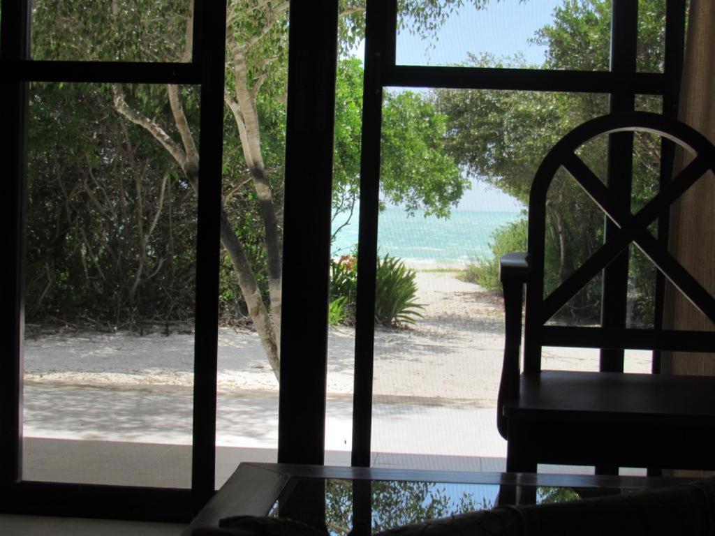 Two Bedroom Beachfront Villa Селестун Экстерьер фото